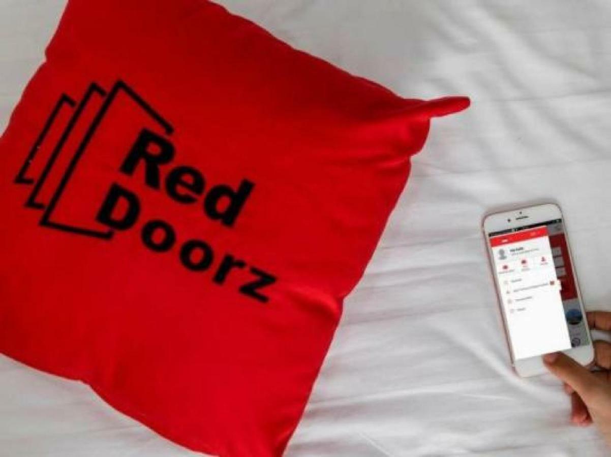 Reddoorz @ Jalan Pemuda Medan Hotel Buitenkant foto
